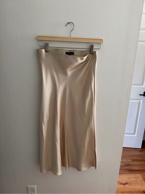 Quince Midi Skirt in Champagne